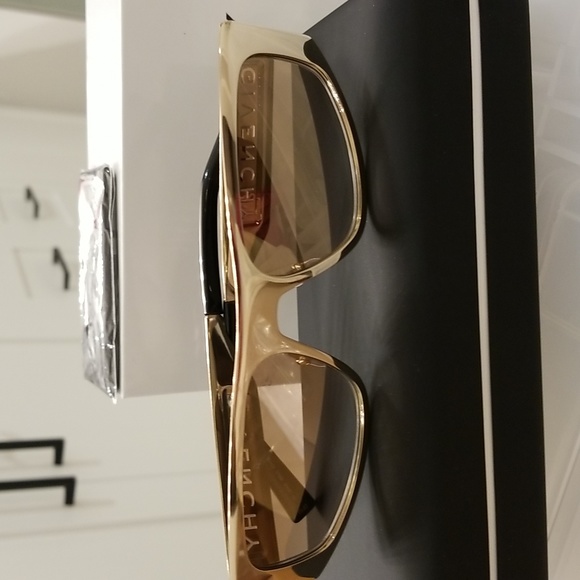 Sunglasses - Picture 5 of 6